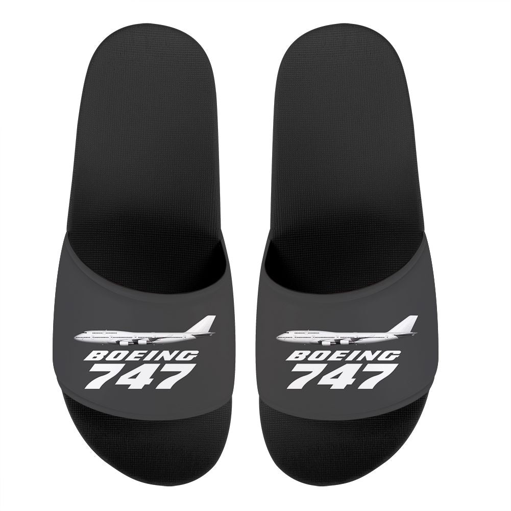 The Boeing 747 Designed Sport Slippers