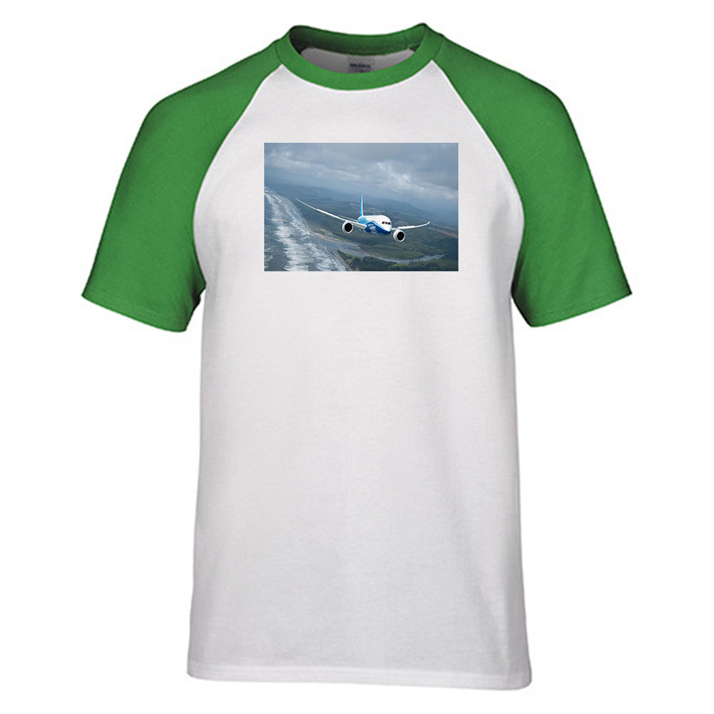 Cruising Boeing 787 Designed Raglan T-Shirts
