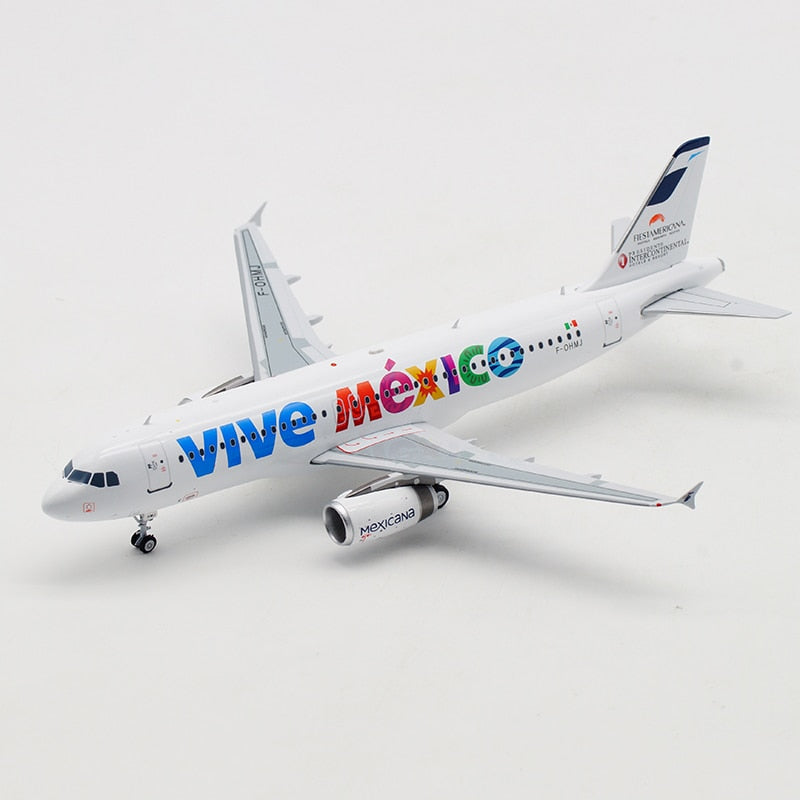 Vive Mexico Airbus A320 Airplane Model (1/200 Scale)