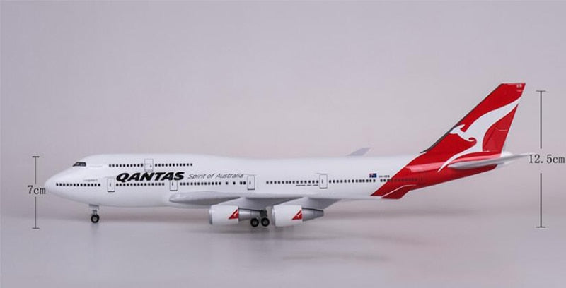 Qantas Boeing 747 Airplane Model (1/160 Scale - 47CM)