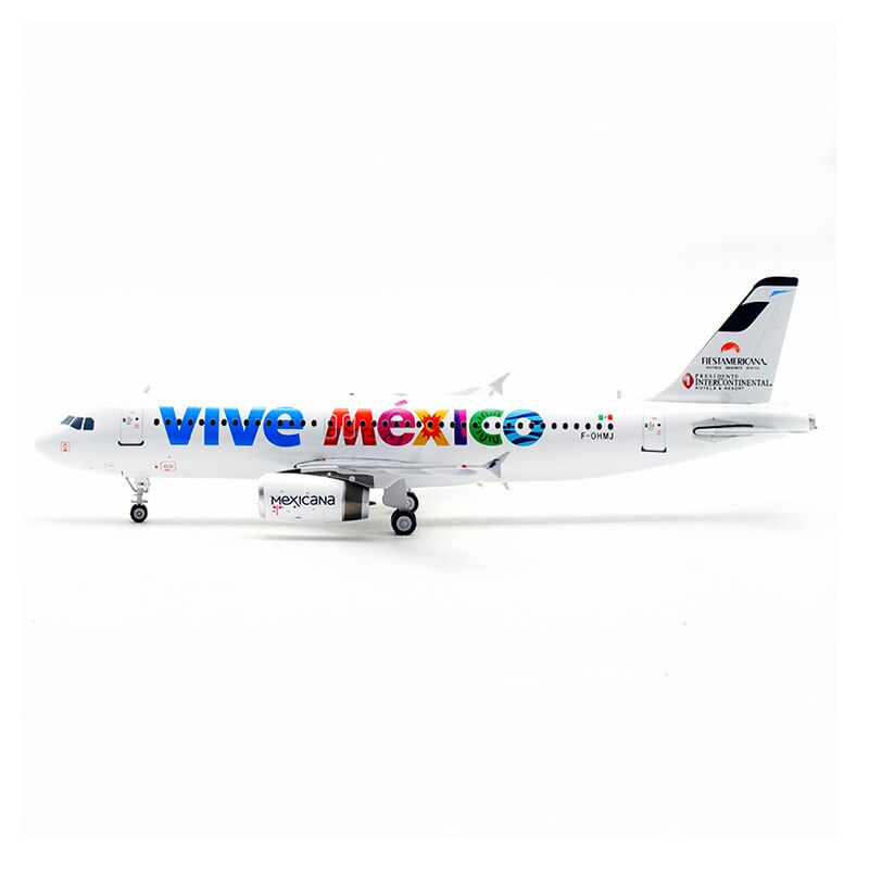 Vive Mexico Airbus A320 Airplane Model (1/200 Scale)