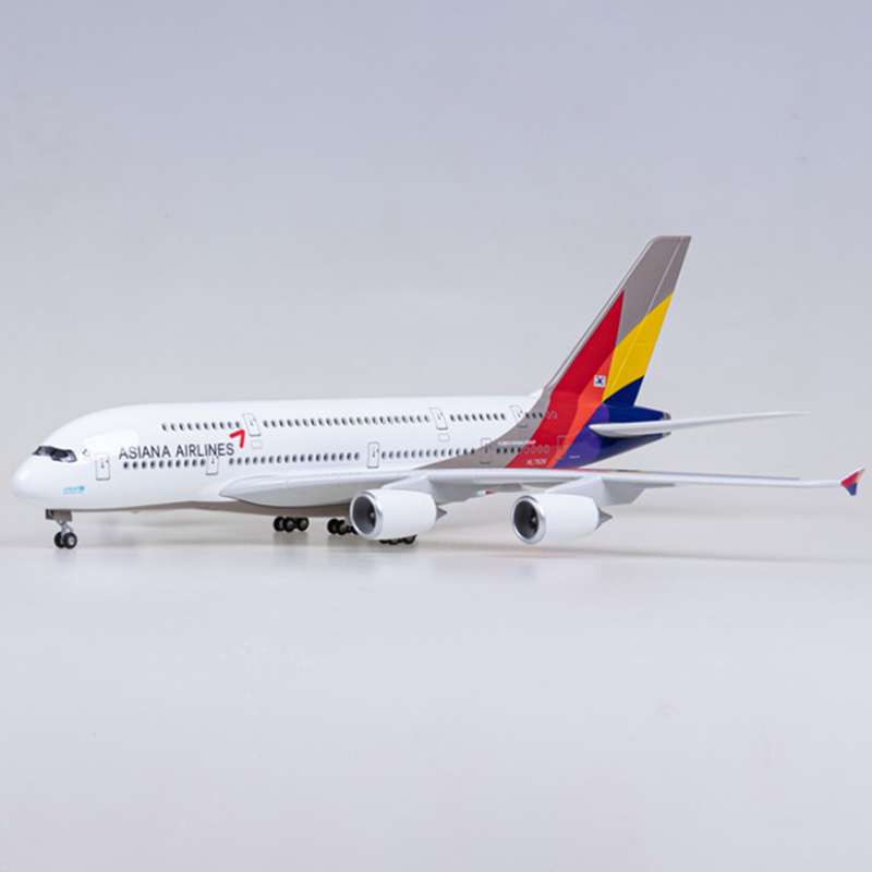 Asiana Airlines Airbus A380 Airplane Model (1/160 Scale