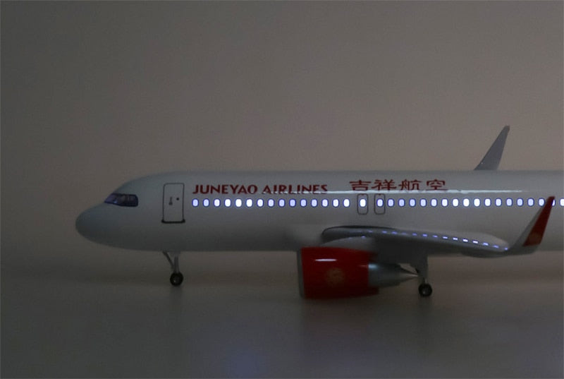 JUNYAO Airlines Airbus A320Neo Airplane Model (47CM)