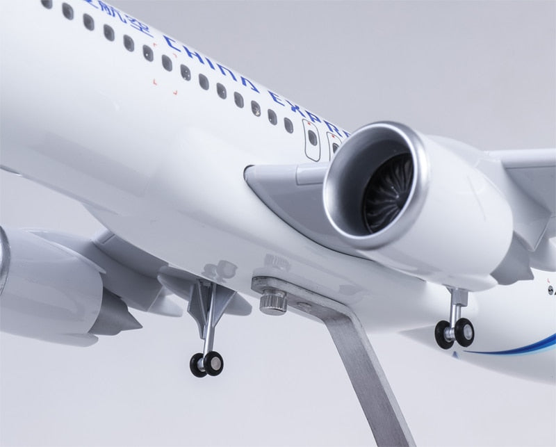 China Express Airbus A320Neo Airplane Model (47CM)
