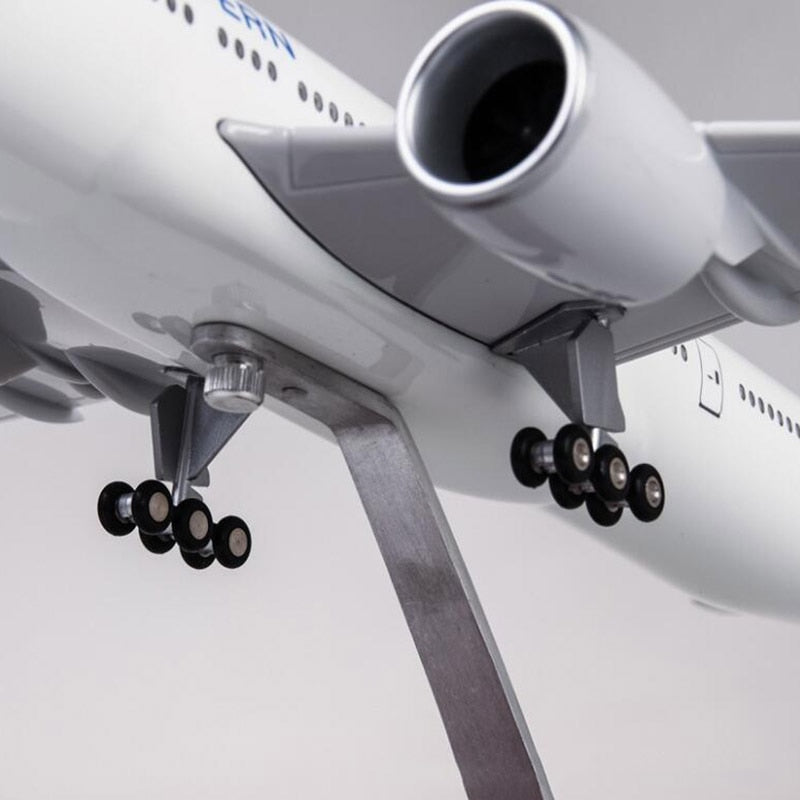 China Eastern Boeing 777 Airplane Model (1/157 Scale)