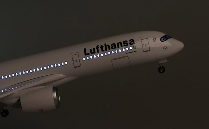 Lufthansa Airbus A350 Airplane Model (1/142 Scale)