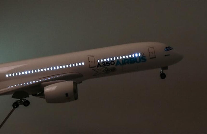 Original XWB Livery Airbus A350 Airplane Model (1/142 Scale)