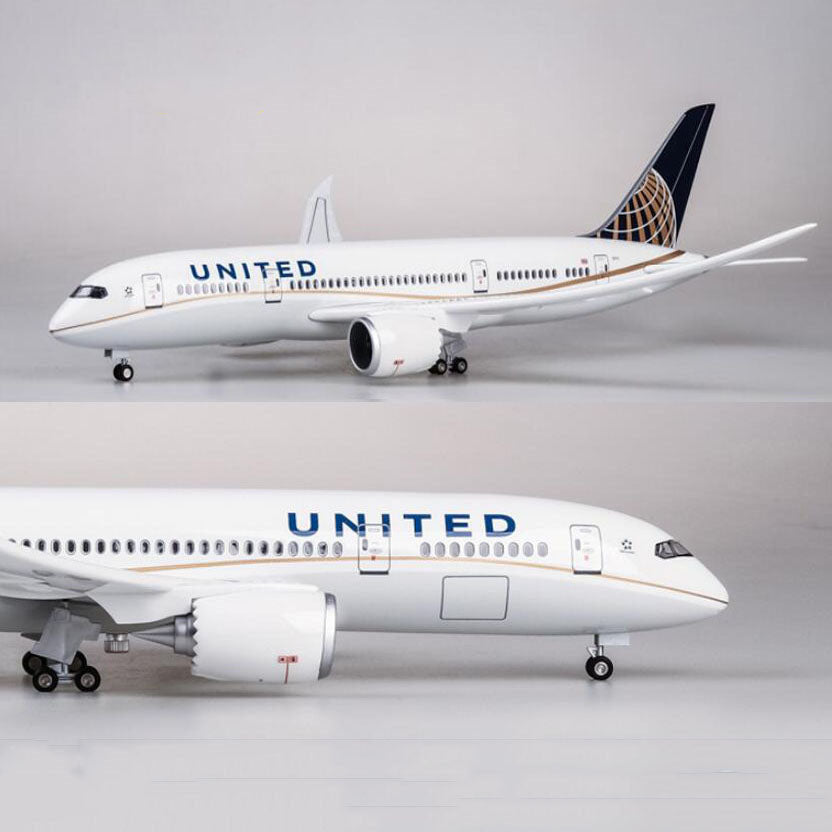 United Airlines Boeing 787 Airplane Model (1/130 Scale)