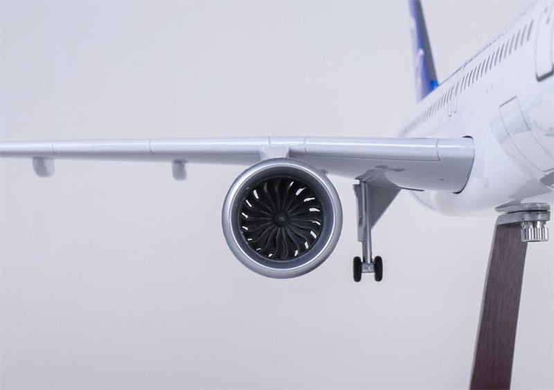 China Express Airbus A320Neo Airplane Model (47CM)