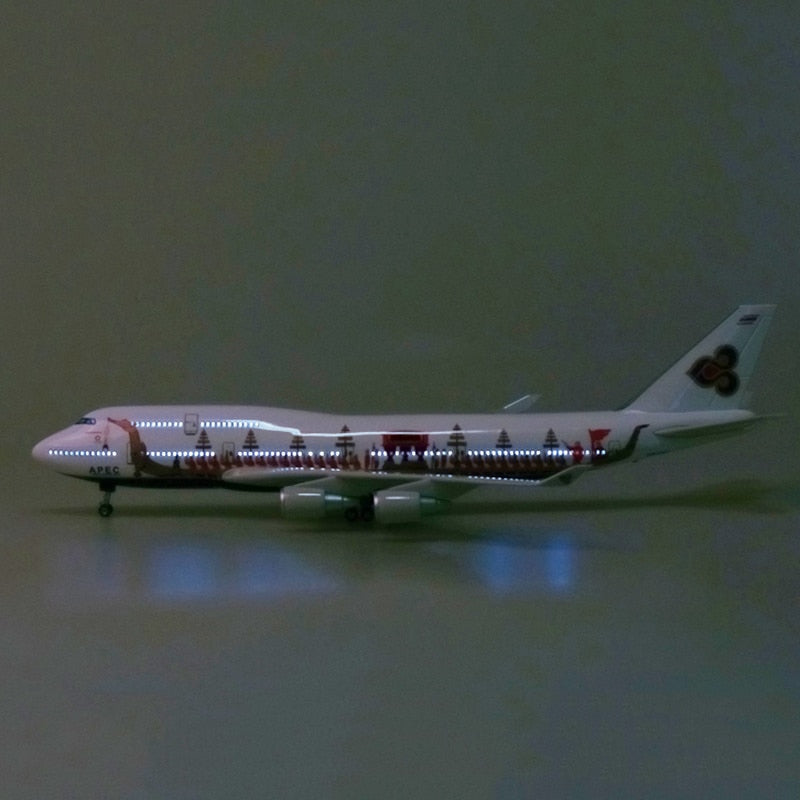Thai Airways (Dragon Theme) Boeing 747 Airplane Model (1/160 Scale - 47CM)