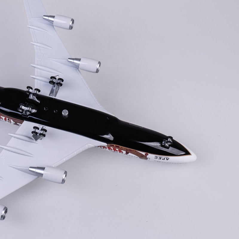 Thai Airways (Dragon Theme) Boeing 747 Airplane Model (1/160 Scale - 47CM)