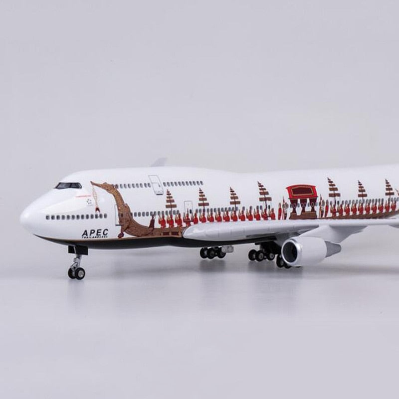 Thai Airways (Dragon Theme) Boeing 747 Airplane Model (1/160 Scale - 47CM)