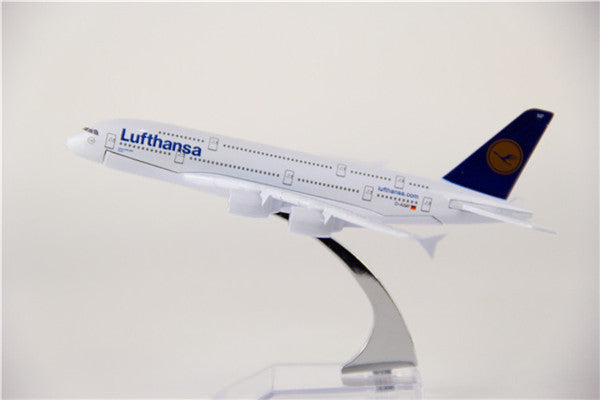 Lufthansa Airbus A380 Airplane Model (16CM)