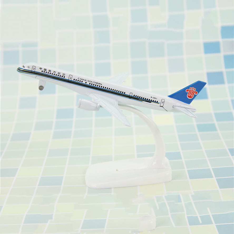 China Southern Airlines Boeing 757 Airplane Model (16CM)