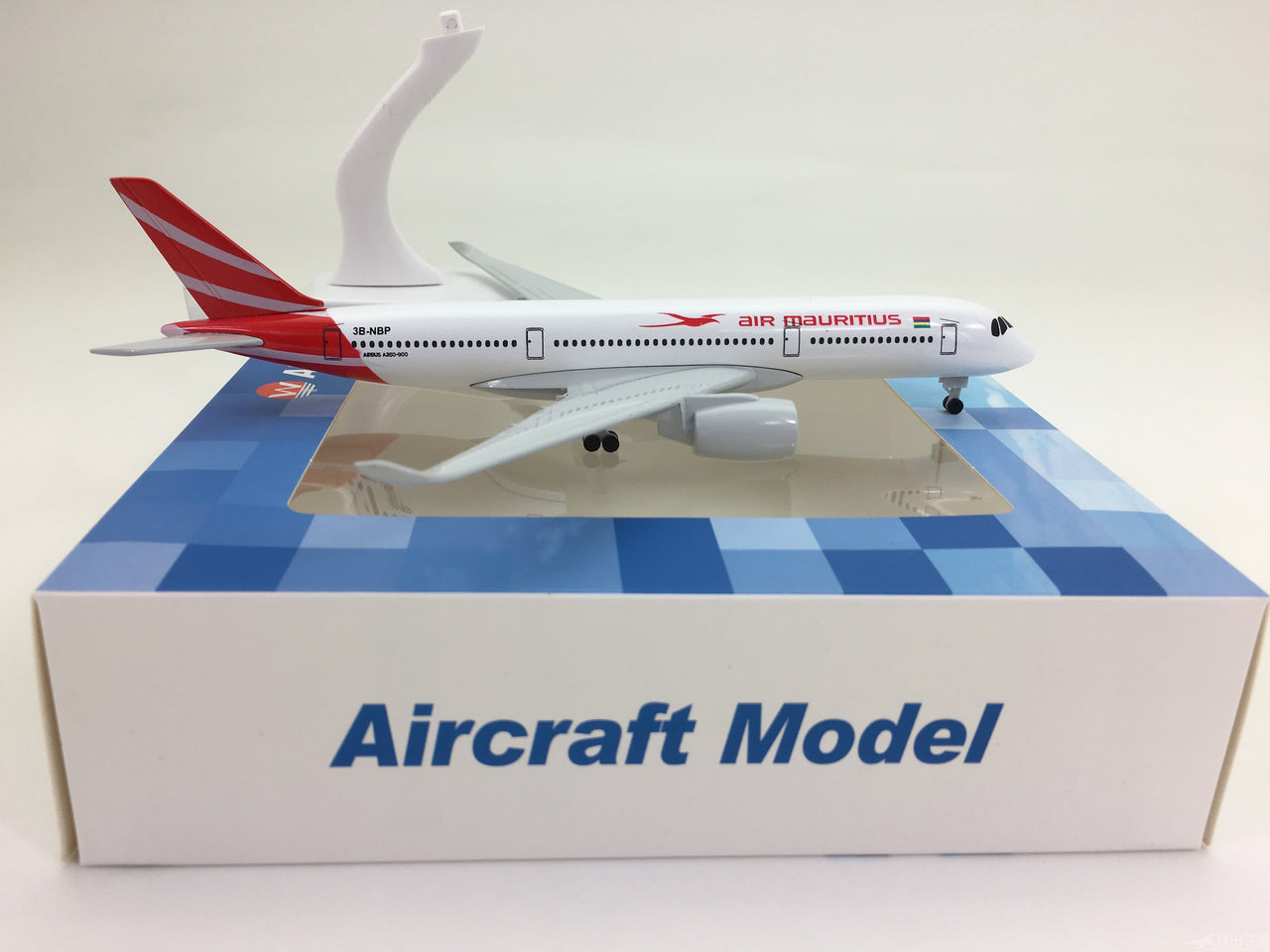 Air Mauritius Airbus A350 Airplane Model (20CM)