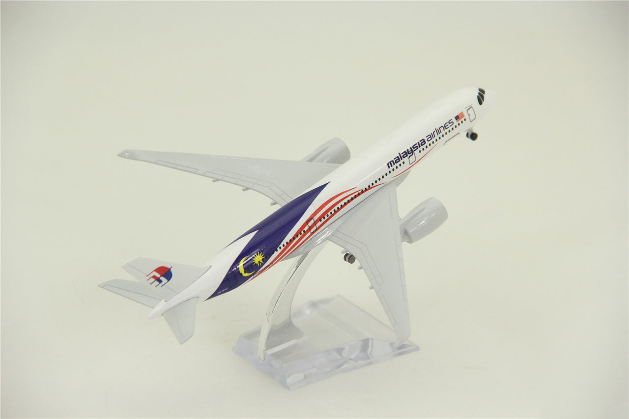 Malaysia Airlines Airbus A350 Airplane Model (20CM)