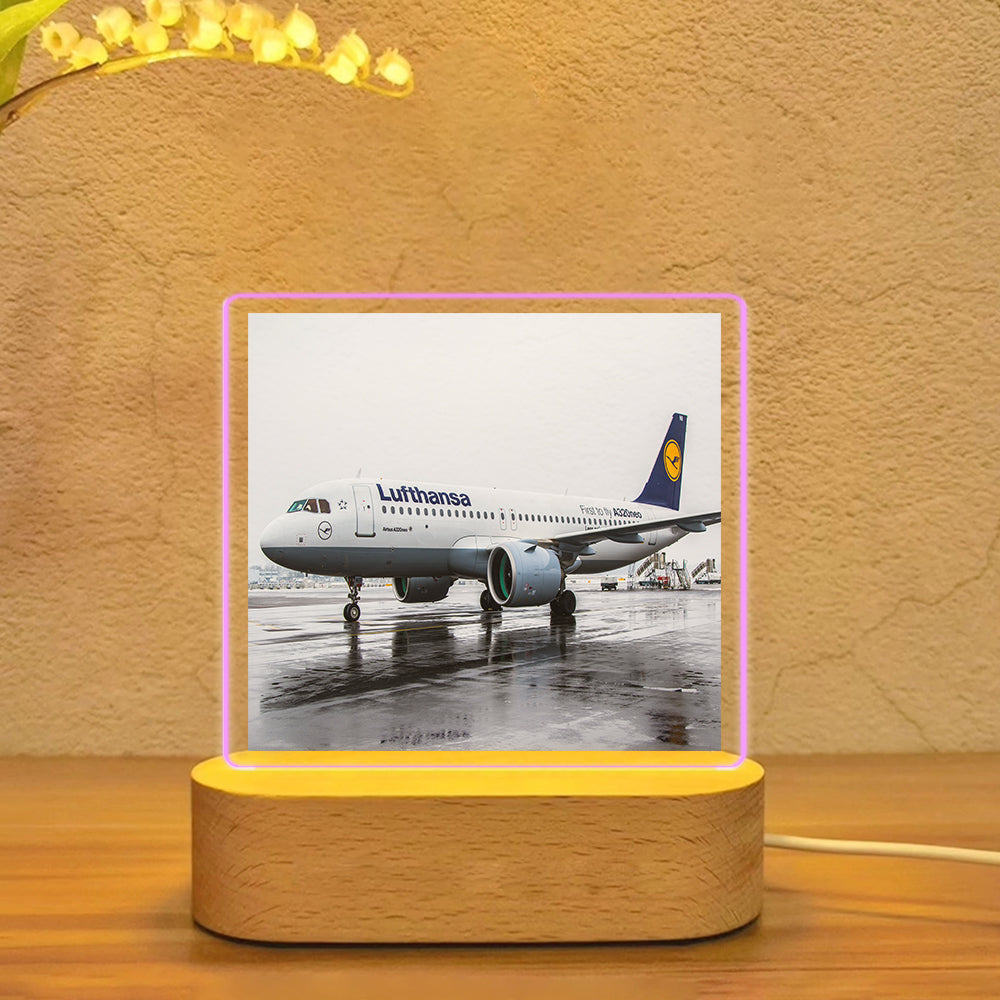 Lufthansa's A320 Neo Designed Night Lamp