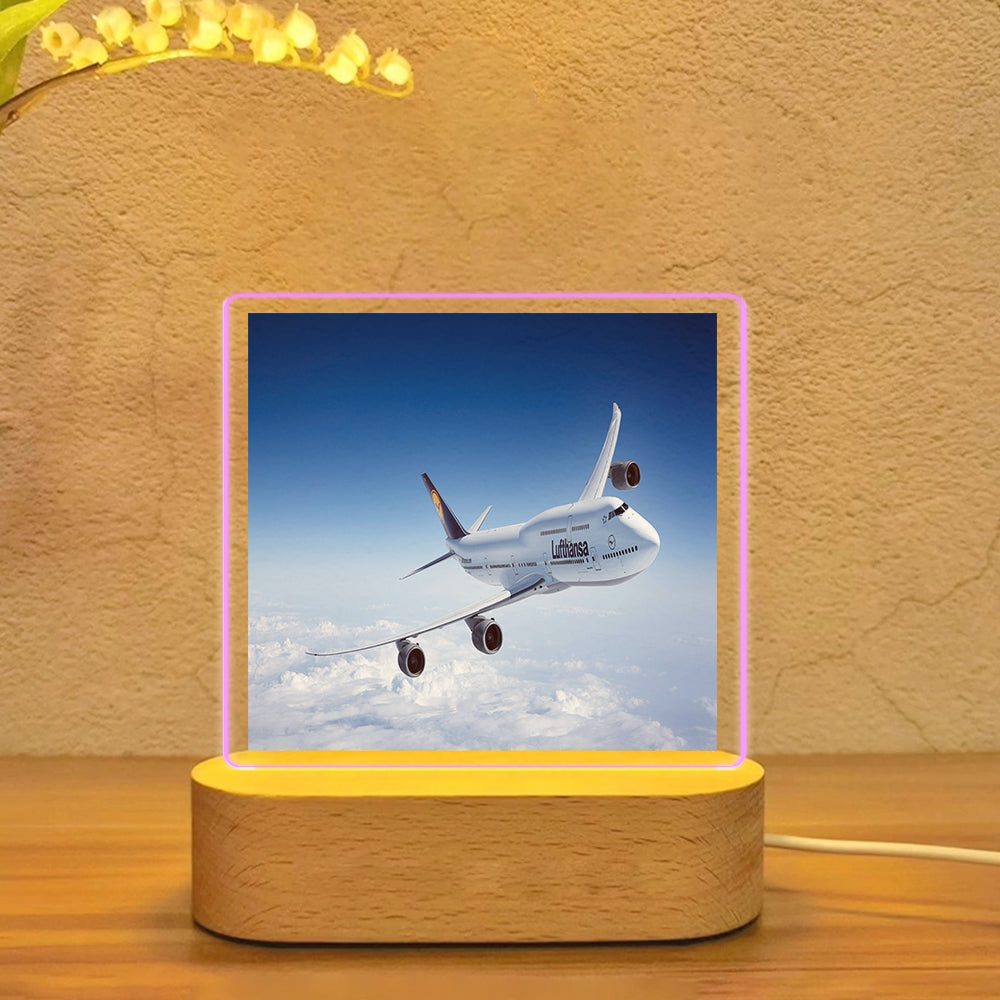 Cruising Lufthansa's Boeing 747 Designed Night Lamp