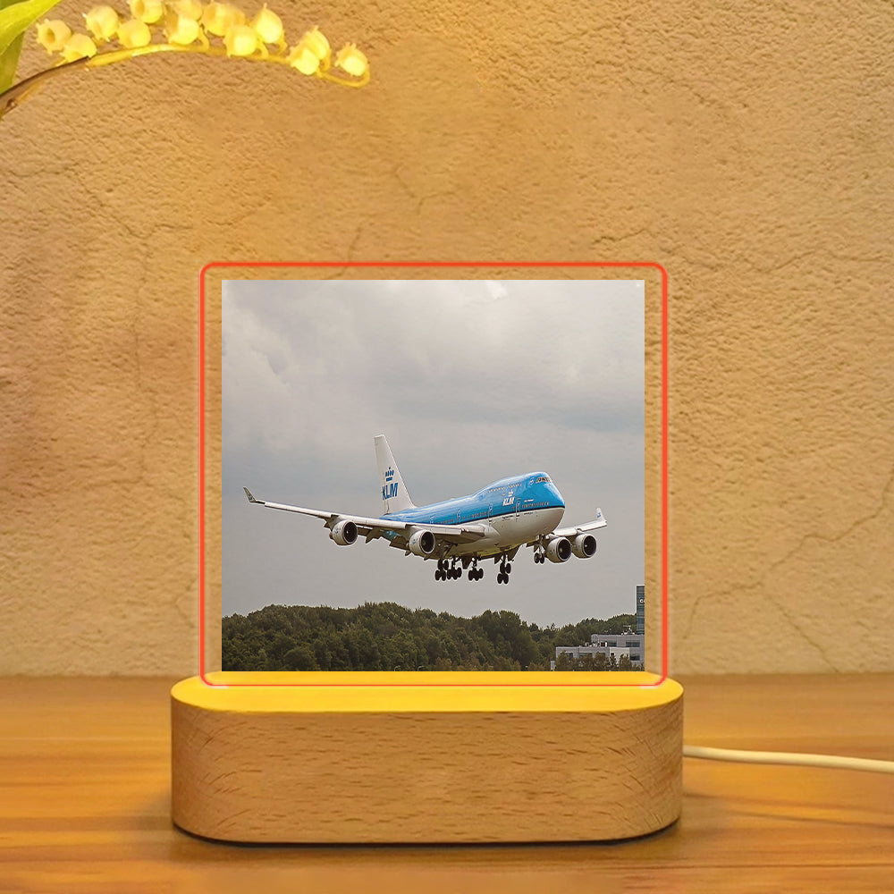 Landing KLM's Boeing 747 Designed Night Lamp