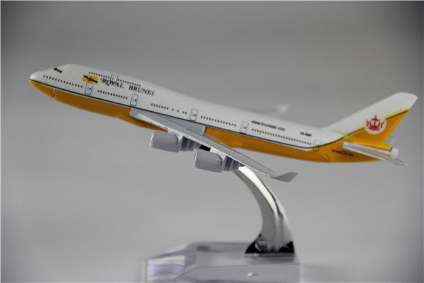 Royal Brunei Boeing 747 Airplane Model (16CM)