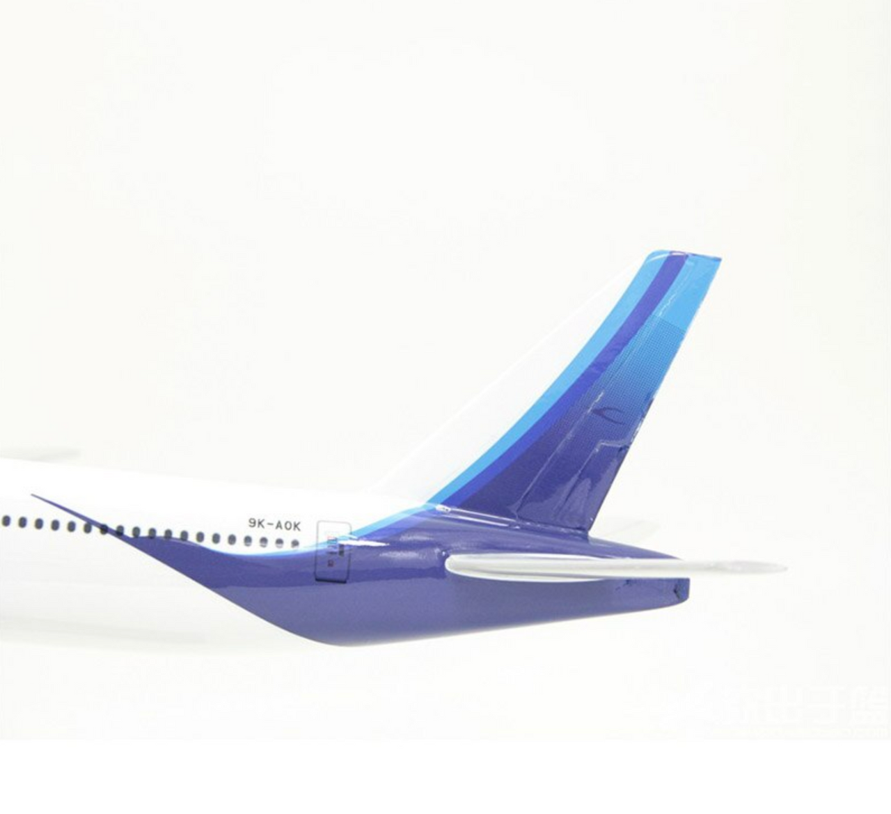 KUWAIT Airways Boeing 777 Airplane Model (Special 47CM)