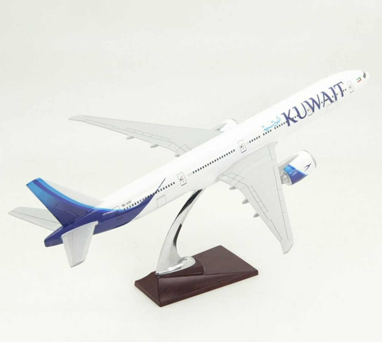 KUWAIT Airways Boeing 777 Airplane Model (Special 47CM)