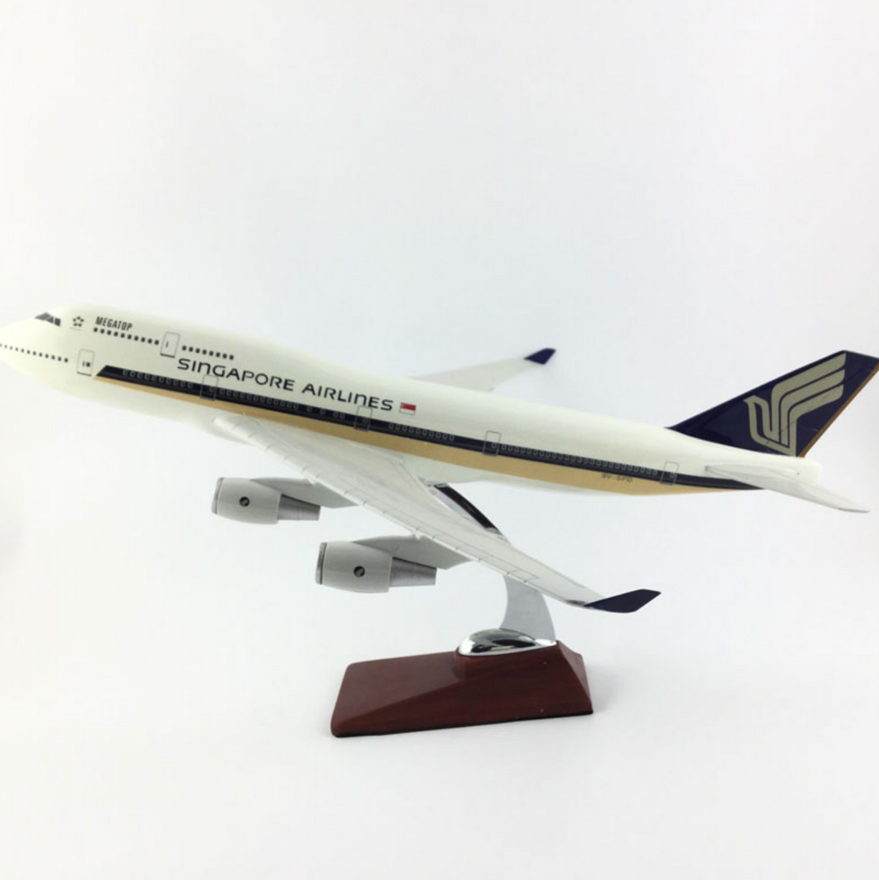 Singapore Airlines Boeing 747 Airplane Model (Handmade Special Edition 45CM)