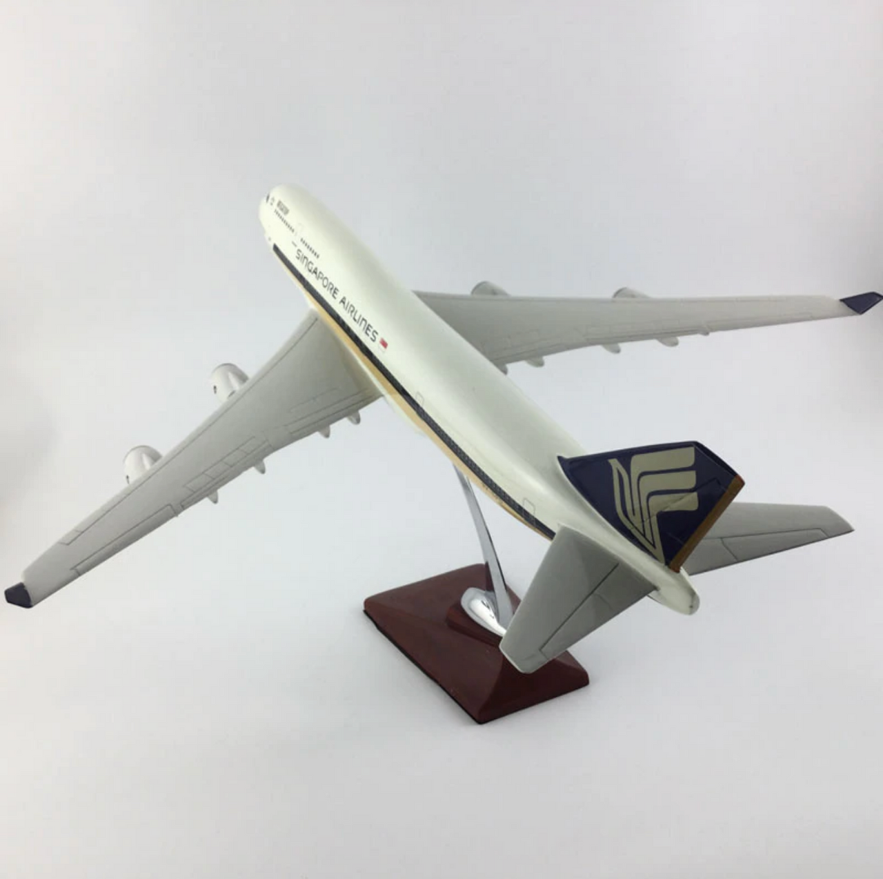 Singapore Airlines Boeing 747 Airplane Model (Handmade Special Edition 45CM)