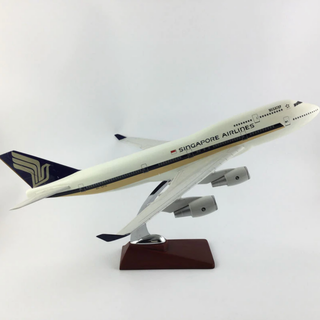 Singapore Airlines Boeing 747 Airplane Model (Handmade Special Edition 45CM)