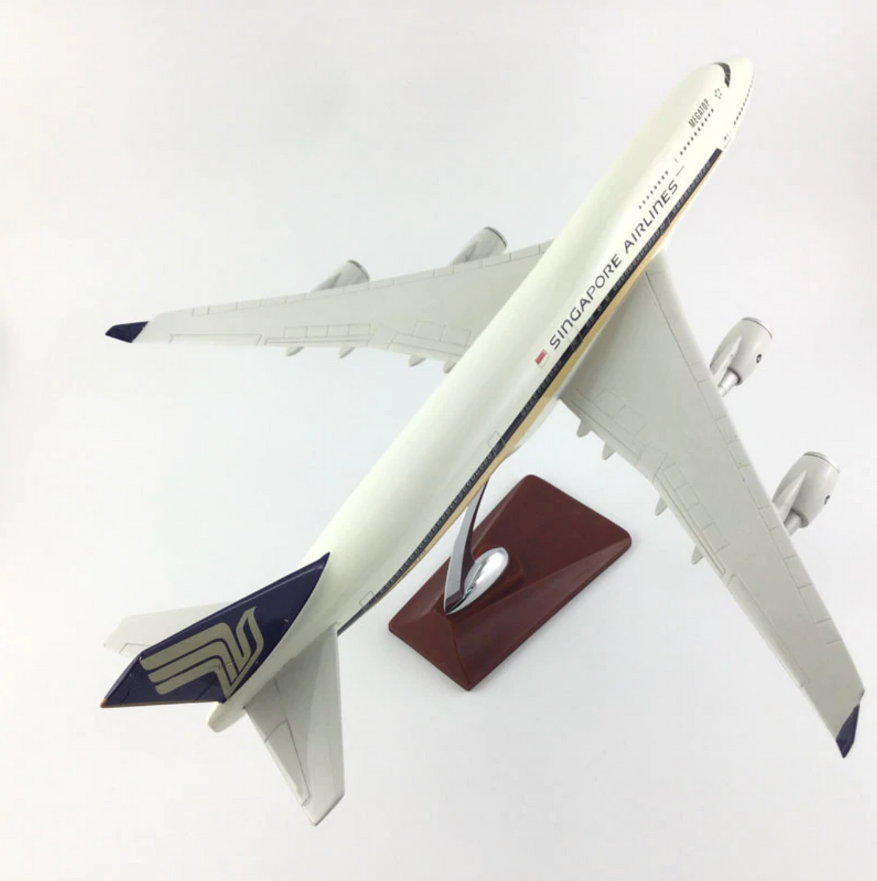 Singapore Airlines Boeing 747 Airplane Model (Handmade Special Edition 45CM)
