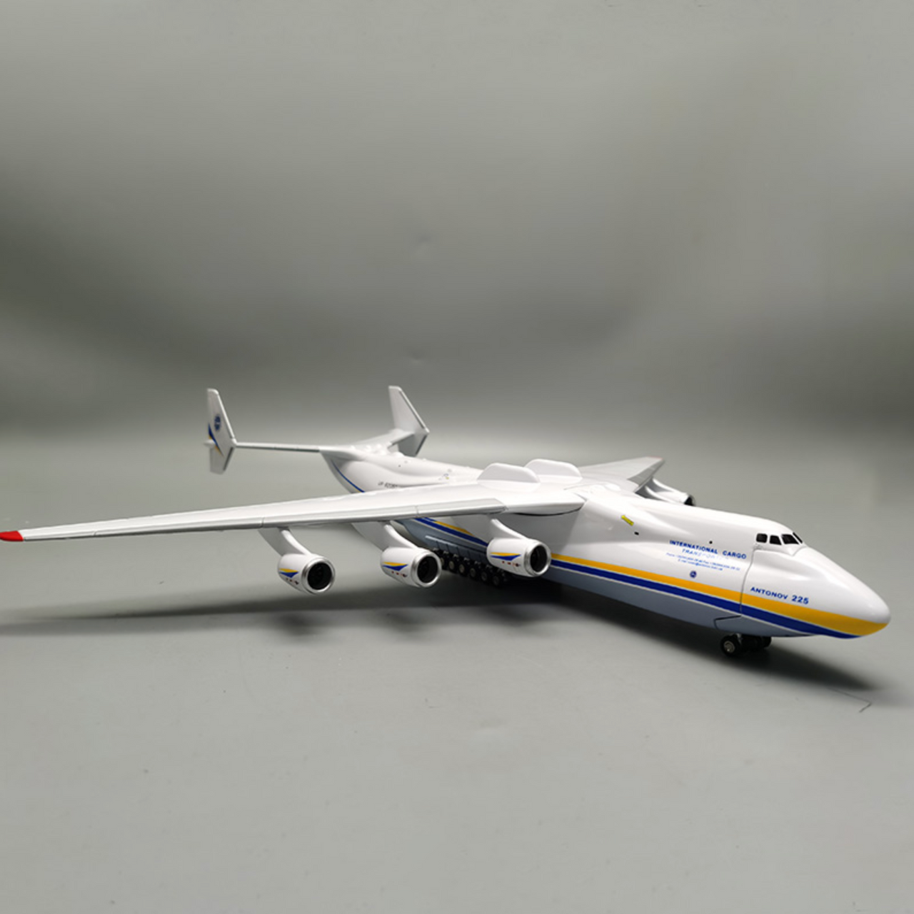NEW!! Antonov Ukraine An-225 (AN225) 1/200 Scale Airplane Model (42 CM)