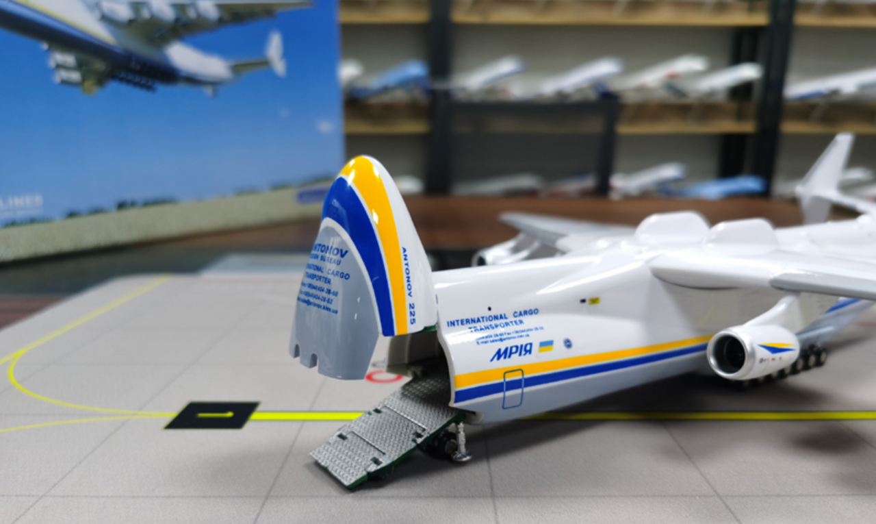 NEW!! Antonov Ukraine An-225 (AN225) 1/200 Scale Airplane Model (42 CM)