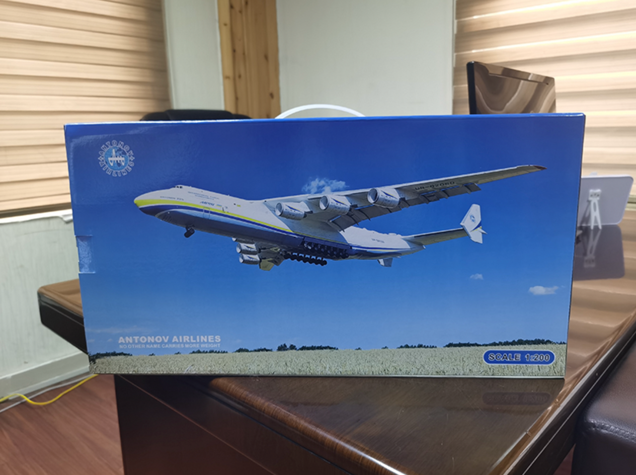 NEW!! Antonov Ukraine An-225 (AN225) 1/200 Scale Airplane Model (42 CM)