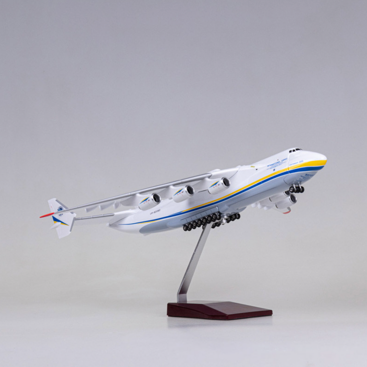 NEW!! Antonov Ukraine An-225 (AN225) 1/200 Scale Airplane Model (42 CM)