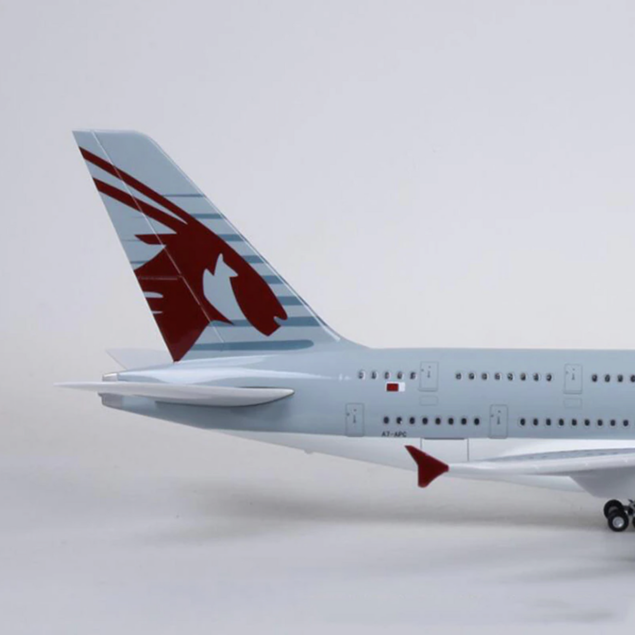 Qatar Airways Airbus A380 Airplane Model (1/160 Scale)