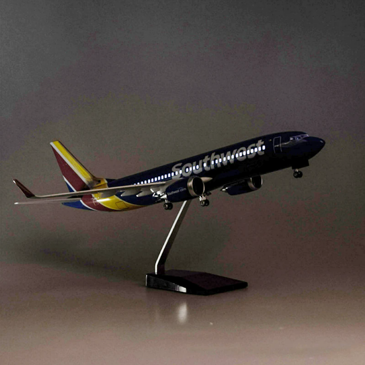 Southwest Boeing 737-700 Airplane Model (1/84 Scale - 47CM)