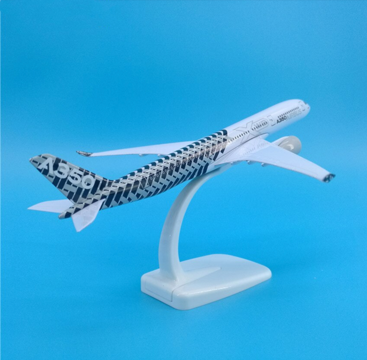 Airbus A350 XWB Original Livery Airplane Model (1/300 - 20CM)