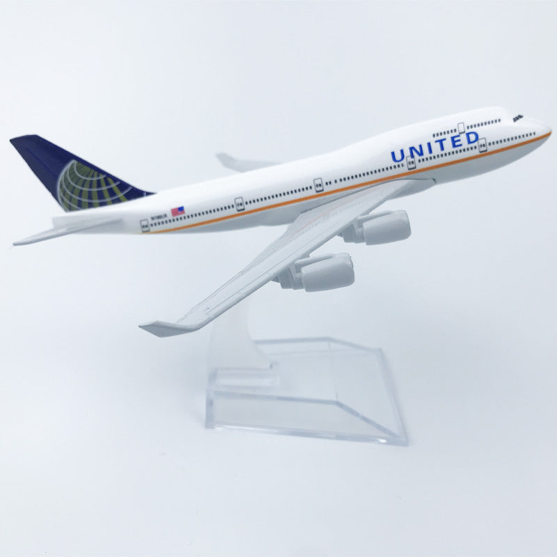 United Airways Boeing 747 Airplane Model (16CM)