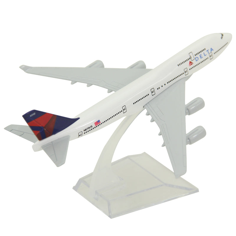 United States Delta Air Lines Boeing 747 Airplane Model (16CM)