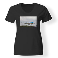 Thumbnail for Landing KLM's Boeing 747 Designed V-Neck T-Shirts