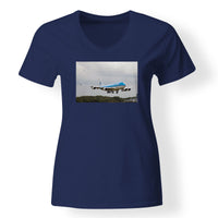 Thumbnail for Landing KLM's Boeing 747 Designed V-Neck T-Shirts