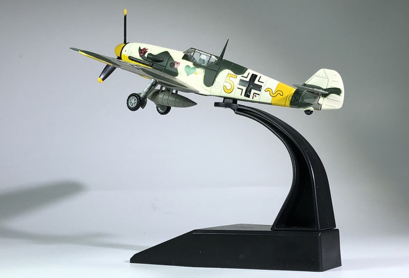 1/72 Scale World War II German Bf-109 Me-109 Fighter Airplane Model
