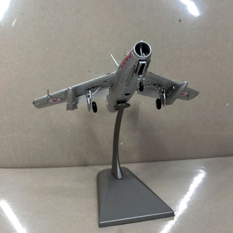 1/72 Scale Mikoyan MiG-15 (Fagot) Fighter Airplane Model