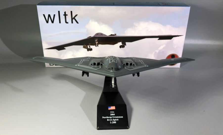 1/200 Scale US B-2 Spirit Stealth and Strategic Bomber Airplane Model