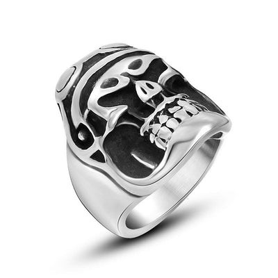 Punk Pilot Skull Super aviation ring in stainless steel.