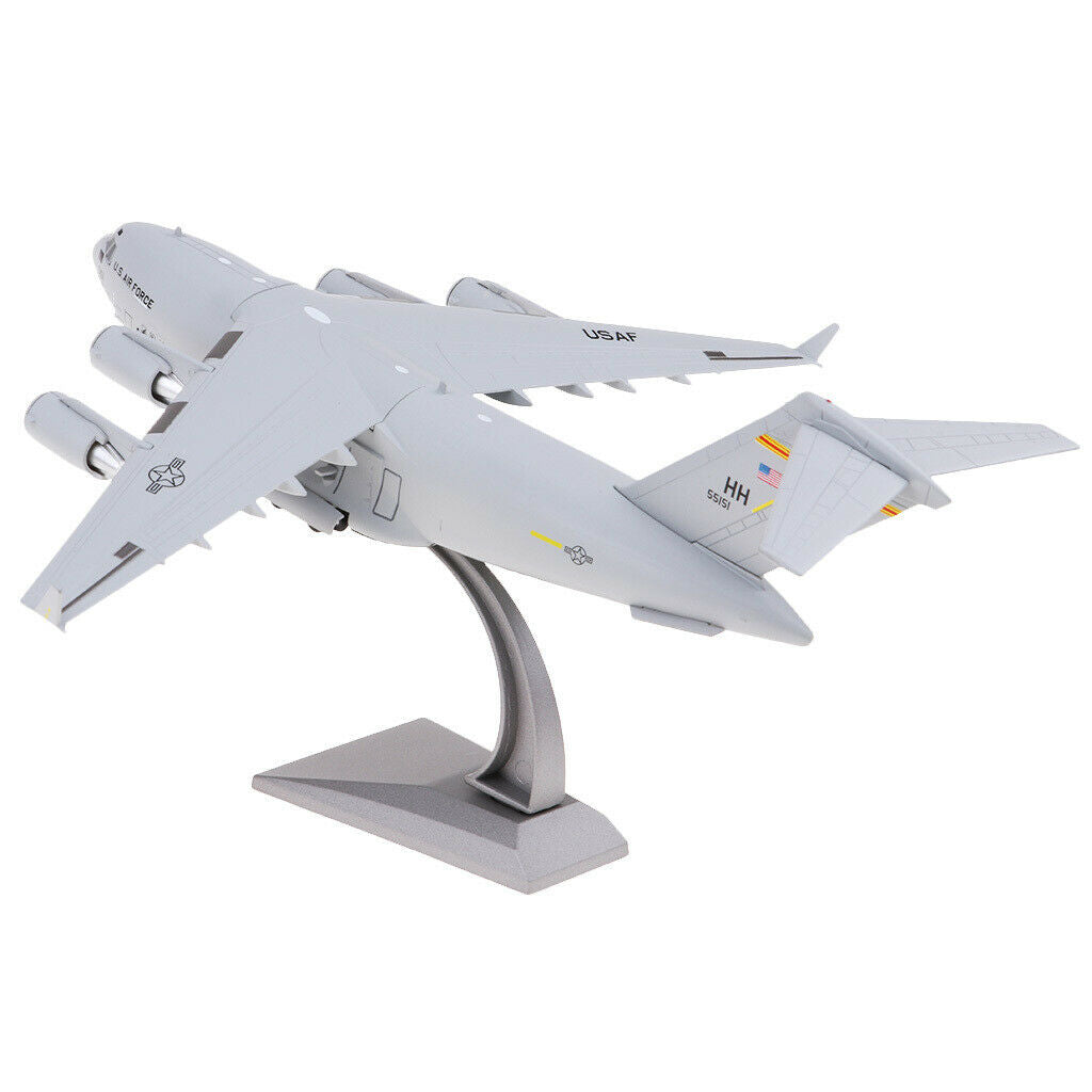 1/200 Scale C-17 Globemaster III Strategic and Tactical Airplane Model